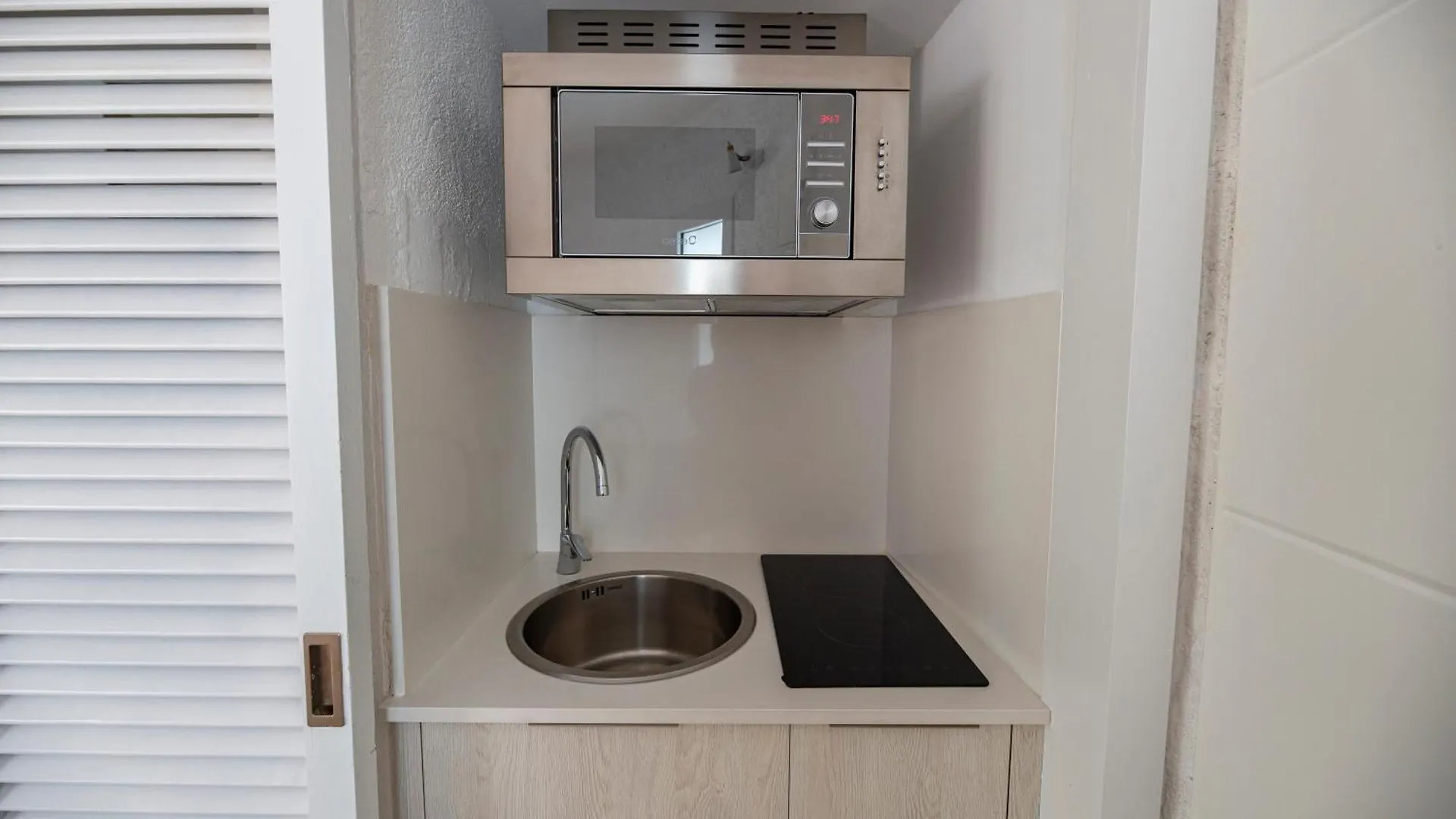 Agi Castell Mar Apartment Roses Spain