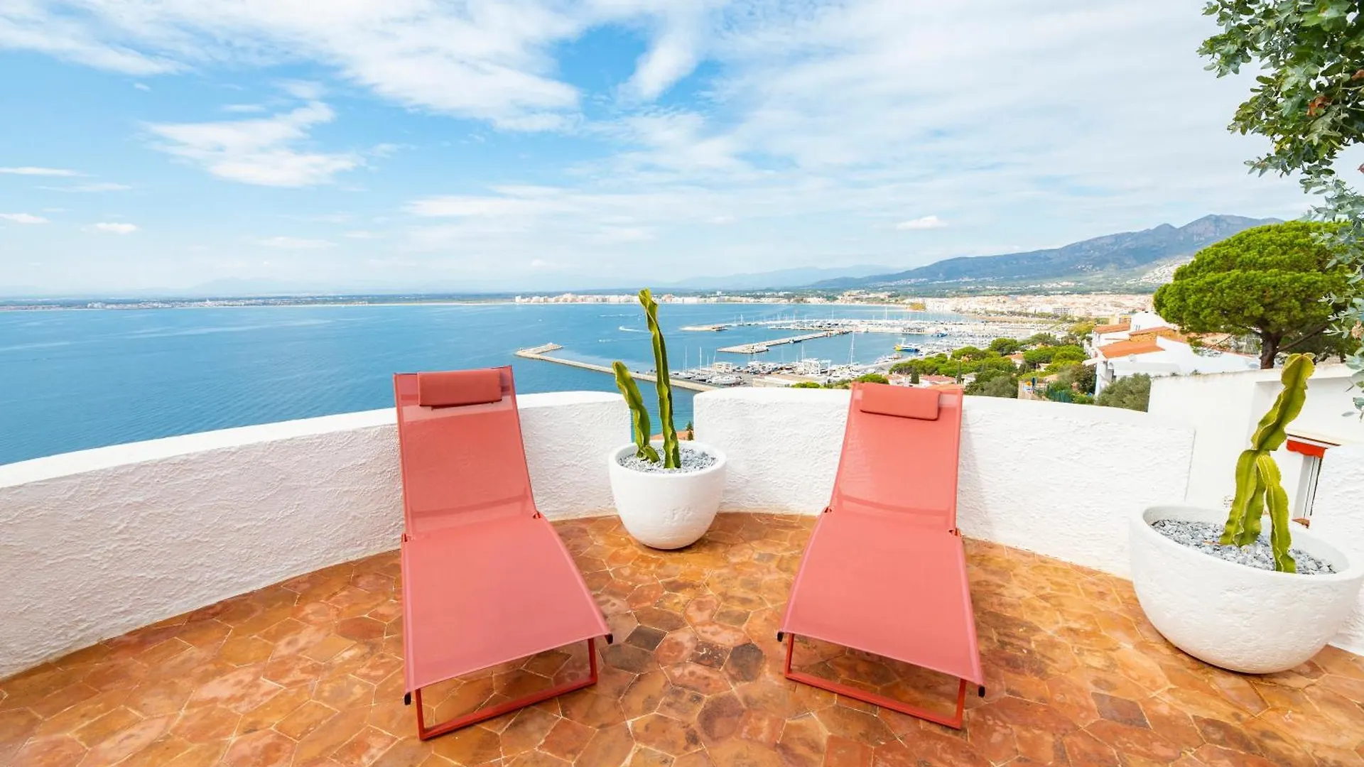 Agi Castell Mar Apartment Roses 0*,